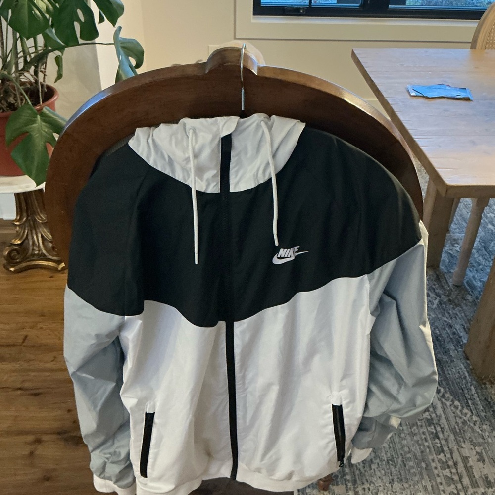 Men’s Nike Black, white and Gray Hooded Jacket. Worn once. Smoke free home. - Picture 2 of 4